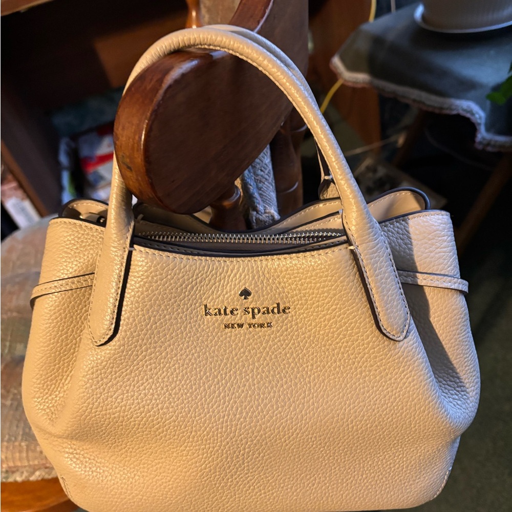 Kate spade small dumpling  sand color - Picture 2 of 4